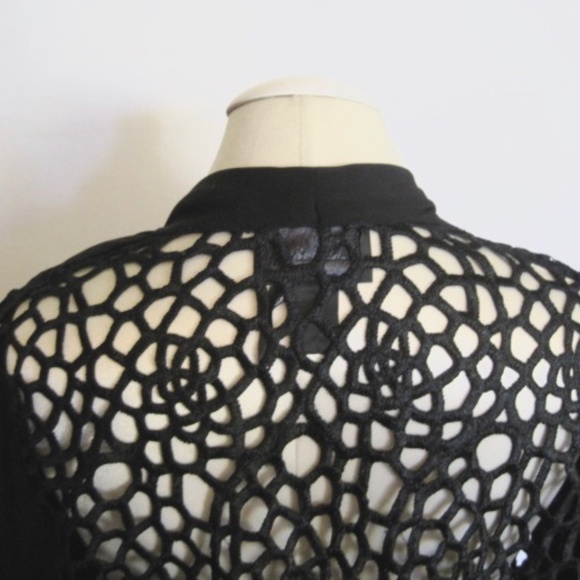 Frank Lyman Crochet Back Cover-Up - Picture 4 of 6